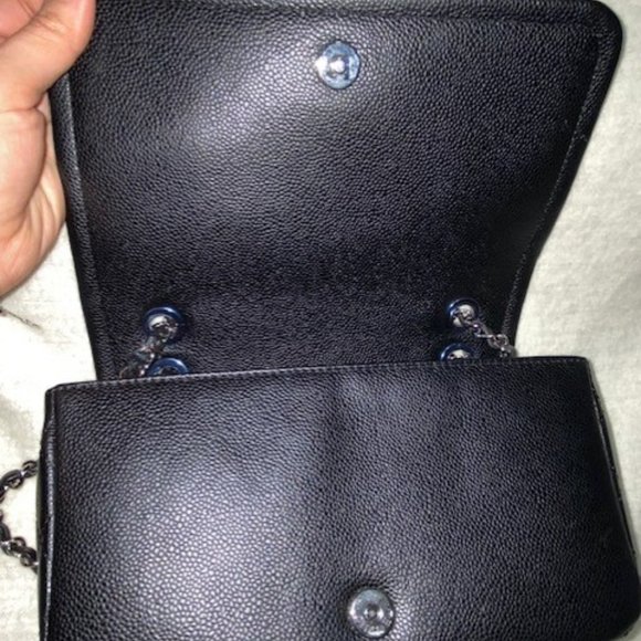 Chanel Flap Bag Caviar/Grained Calfskin Silver Hardware - Picture 8 of 15